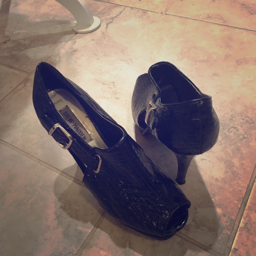 Black Steve Madden heels